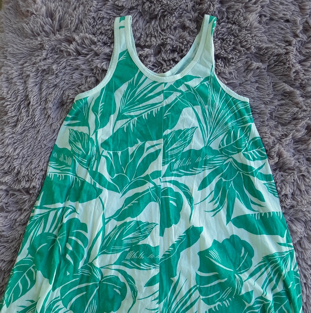 Old navy green and white palm leaf sundress